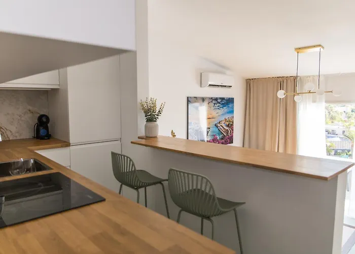 Infinity Ocean View Адехе