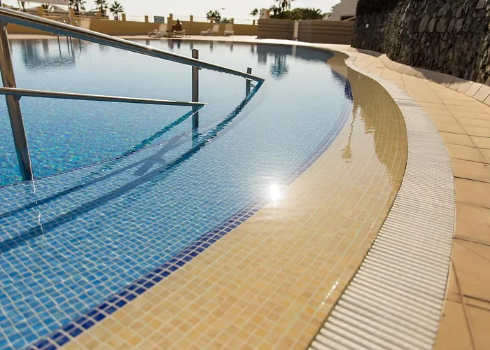 Infinity Ocean View Апартаменты Адехе