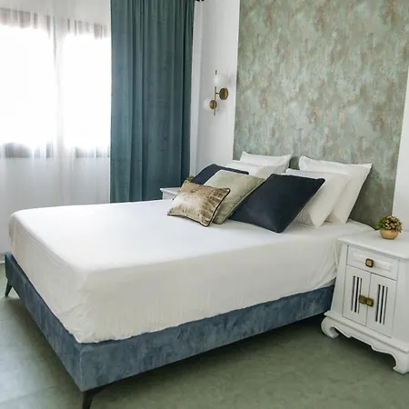 Infinity Ocean View Апартаменти Адехе